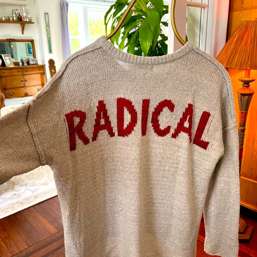 Pullover sweater